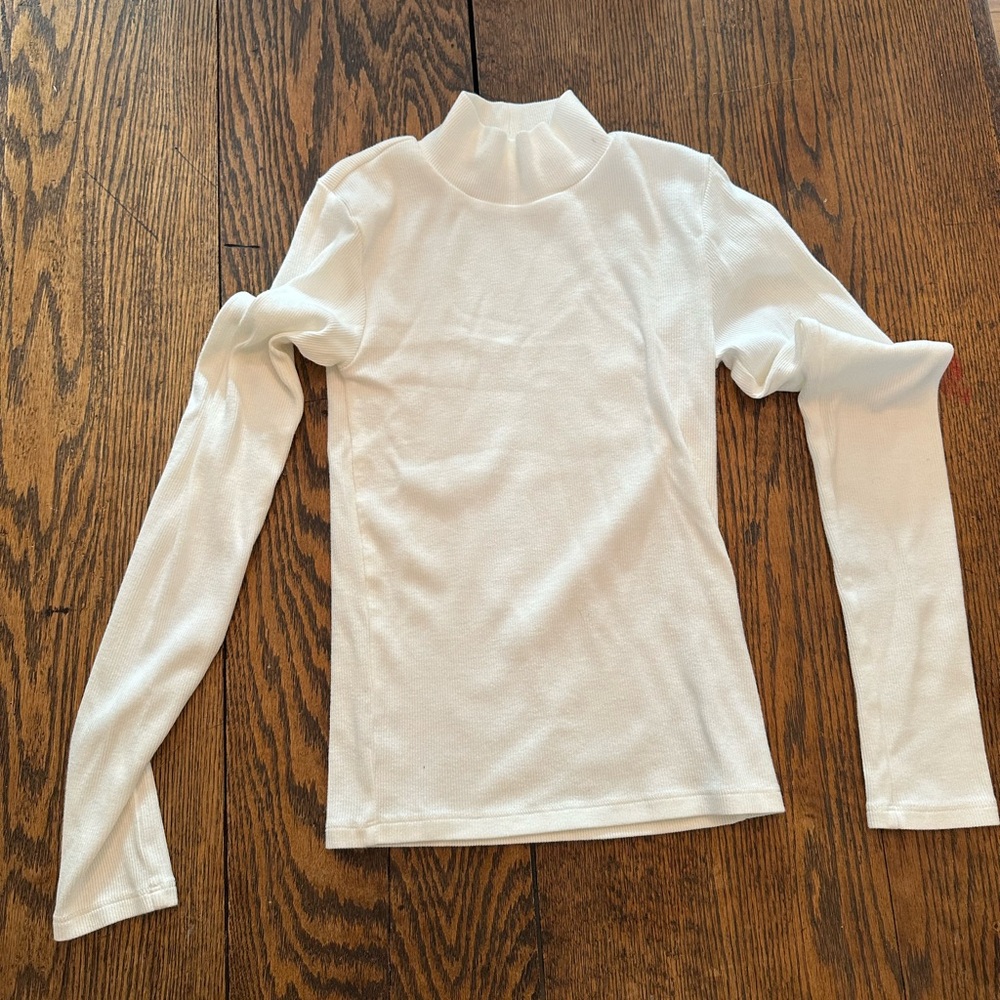 GAP White Ribbed Turtleneck Tee